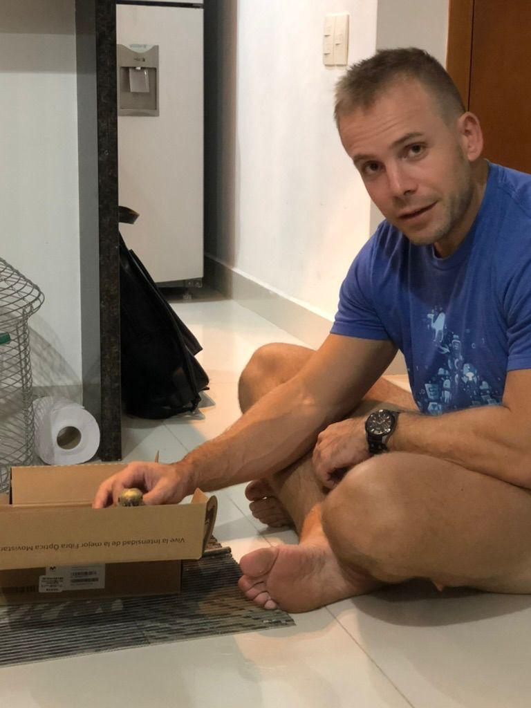 Alejandro Rigatuso with baby Beethoven in a cardboard box, Cartagena 2019