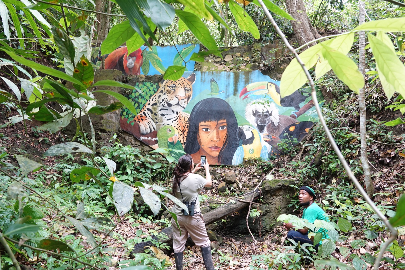 Un mural de fauna escondido en el sendero